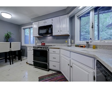 70 Walden Pond Dr unit 70, Nashua, NH 03064 - photo 4