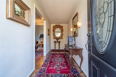 1810 Shadowwood Dr, College Station, TX 77840 - photo 3