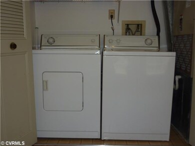 Laundry - Washer and dryer included