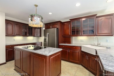 2377 Williamstown Ct, Bloomfield Hills, MI 48304 - photo 2