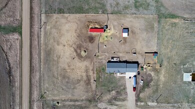 14993 Cochise St, Williston, ND 58801 - photo 2