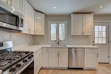 184 Riveredge Rd, Tinton Falls, NJ 07724 - photo 5