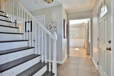 22 Waverly Pl Aberdeen NJ-large-021-19-1