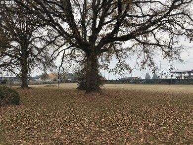 1522 W Main St, Molalla, OR 97038 - photo 5