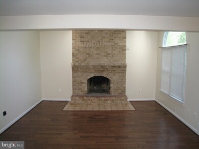 7801 Brookstone Ct, Ellicott City, MD 21043 - photo 4