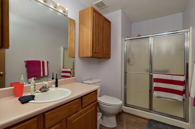 212 W Hunter Dr-7