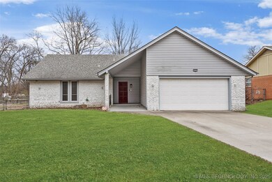 613 E Toledo Place, Broken Arrow, OK 74012 - photo 2