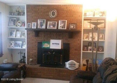 7809 Donegal Dr, Louisville, KY 40219 - photo 3