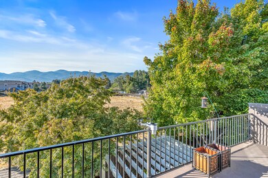 2216 Dollarhide Way, Ashland, OR 97520