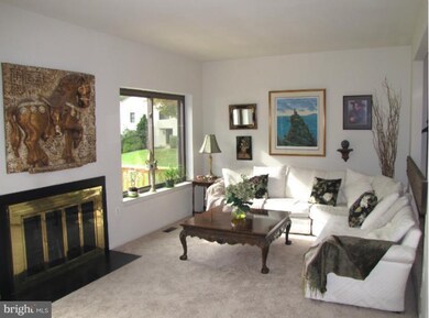 5687 Vantage Point Rd, Columbia, MD 21044 - photo 2