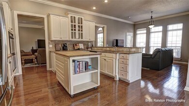 2368 Surrey Ln, Springdale, AR 72762 - photo 4