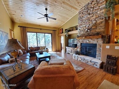005_Living Room