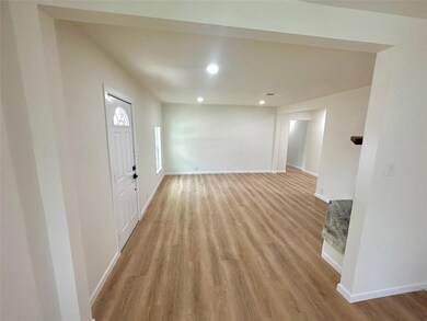 1117 E Chambers St, Cleburne, TX 76031 - photo 3