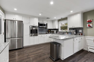 140 Edward St, Wethersfield, CT 06109 - photo 2