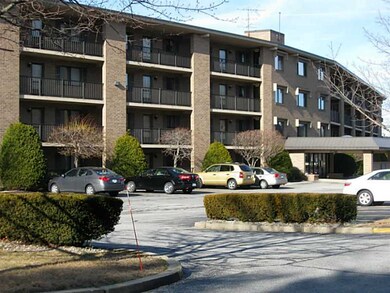 650 E Greenwich Ave unit 2-203, West Warwick, RI 02893 - photo 2