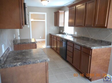 1023 SW Parkview St, Topeka, KS 66604 - photo 7