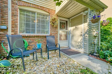 27 Franklin Ln unit D, Staten Island, NY 10306 - photo 6