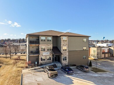 122 Wisconsin St, West Bend, WI 53095 - photo 2