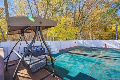 197 Park Dr N, Staten Island, NY 10314 - photo 6