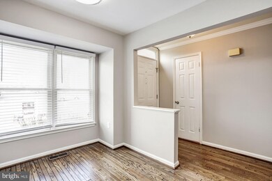 6303 Mary Todd Ct, Centreville, VA 20121 - photo 4