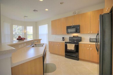 Living Room (photo 2)