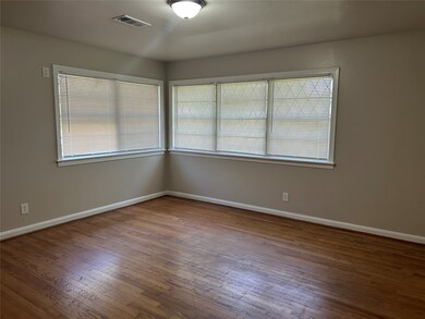 7655 Oak Vista St, Houston, TX 77087 - photo 6