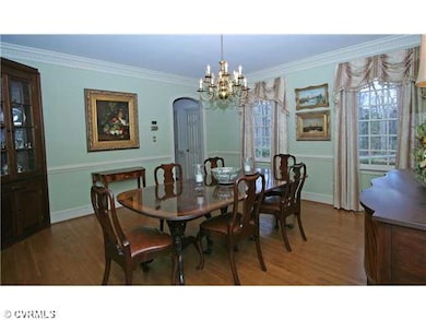 Dining Room - Formal dining room features a butler