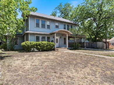 406 Featherston St, Cleburne, TX 76033 - photo 2