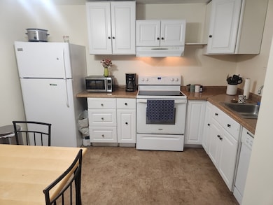 176 Maple Ave unit 2-2, Rutland, MA 01543 - photo 3