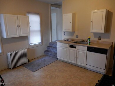 1127 1/2 Amherst St, Scranton, PA 18504 - photo 2