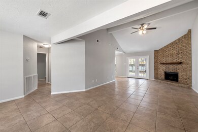 19 S White Pebble Ct, Spring, TX 77380 - photo 2