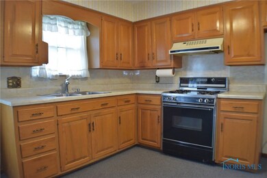 227 N Cherry St, Woodville, OH 43469 - photo 3