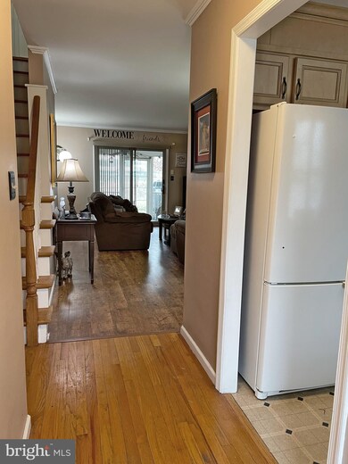 945 E Maple St, Palmyra, PA 17078 - photo 2