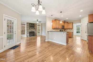 15-web-or-mls-Falcon Crest Ln-S1111-015