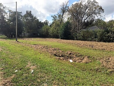 3414 4th St, Bay City, TX 77414 - photo 2