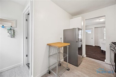 2421 106th St, Toledo, OH 43611 - photo 4