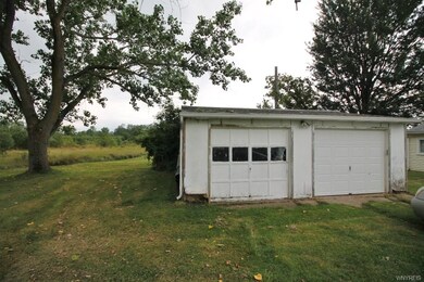 2 CAR GARAGE