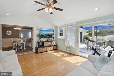 811 Mountain View Dr, Westminster, MD 21157 - photo 7