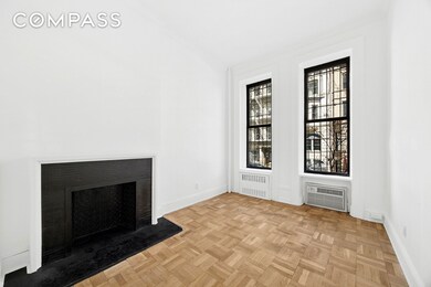 134 W 80th St unit PARLOR, New York, NY 10024 - photo 2