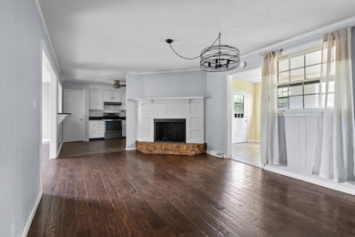 2560 Memorial Drive Extension, Clarksville, TN 37043 - photo 2