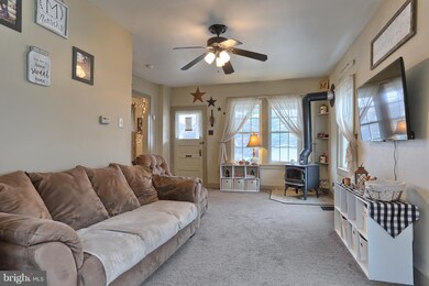 603 W High St, Womelsdorf, PA 19567 - photo 4