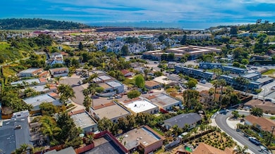 818 Viva Ct, Solana Beach, CA 92075 - photo 2