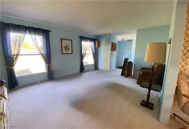 13410 Auburn Rd, Chardon, OH 44024 - photo 2