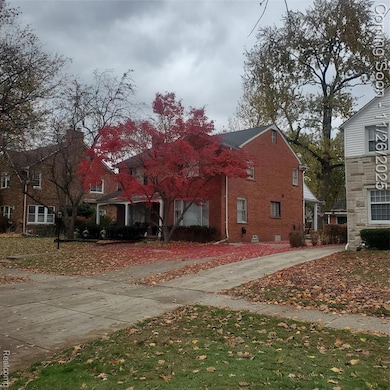 16214 Shaftsbury Ave, Detroit, MI 48219 - photo 3