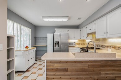 1225 Charleston Cir-06