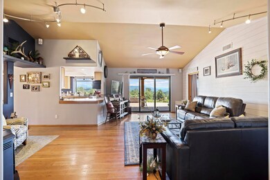 Living Room (4)