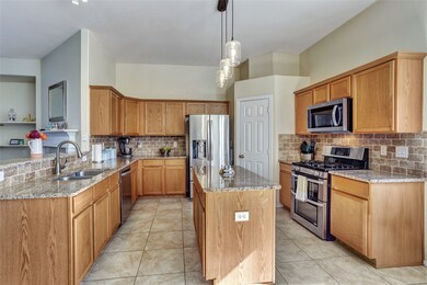 388 Hannah Ln, Alvin, TX 77511 - photo 7