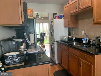 2137 N Anvil Ln, Temple Hills, MD 20748 - photo 5