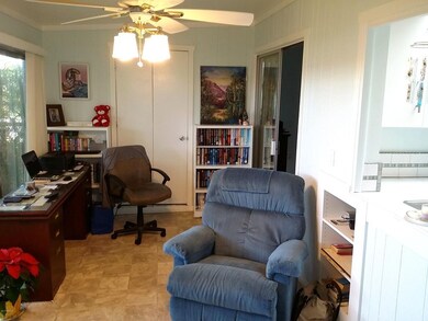 10910 W Santa fe Dr, Sun City, AZ 85351 - photo 5