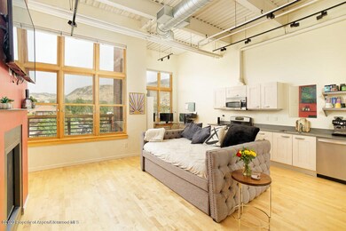 213Robinson#324_WEB_20091606